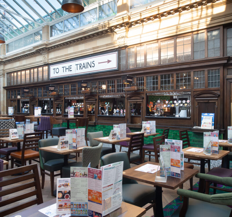 Walham Green ticket office and bar